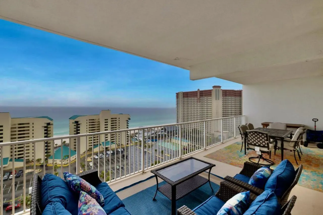 Luxurious 4 Bedroom Condo! Gulf Views! Sleeps 10 & Easy Beach Access! By Dolce Vita Getaways Pcb Panama City Beach USA
